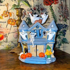 adorable haunted house votive